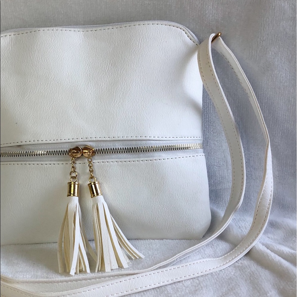 White Crossbody Bag with tassel zipper detail